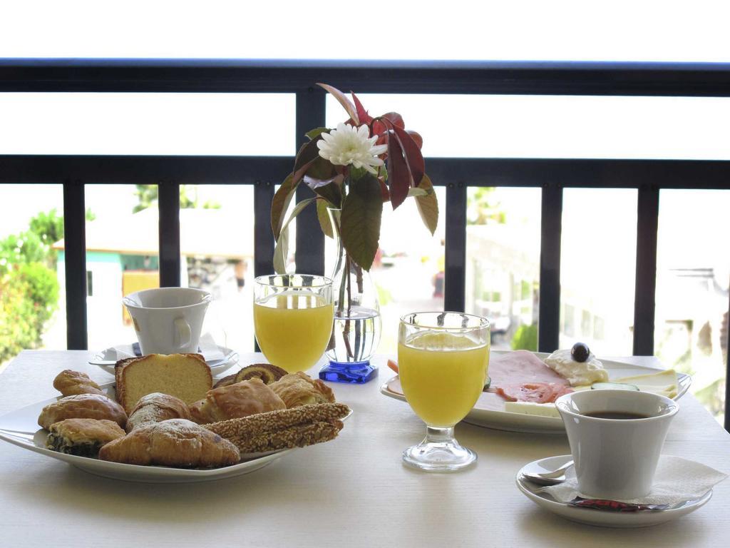 Hotel Azur Kryopigí Rom bilde