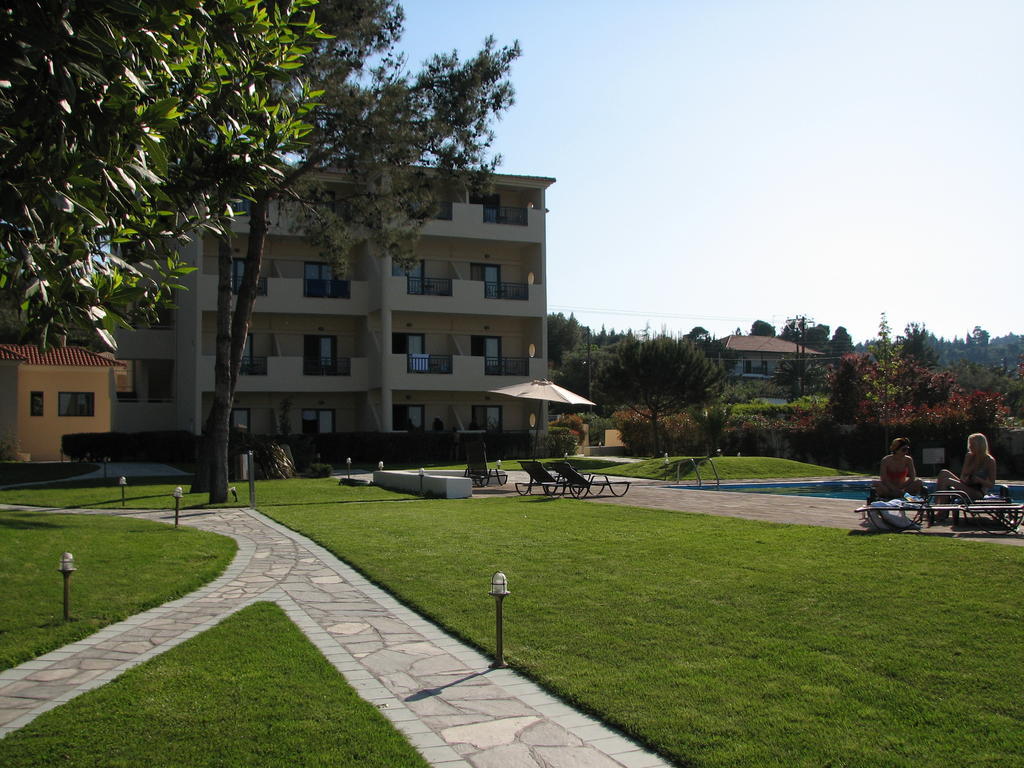 Hotel Azur Kryopigí Eksteriør bilde