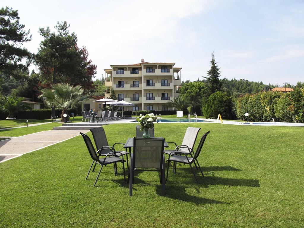 Hotel Azur Kryopigí Eksteriør bilde